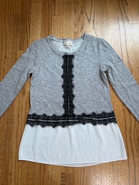 Gray Lace-Trim Long Sleeve Top
